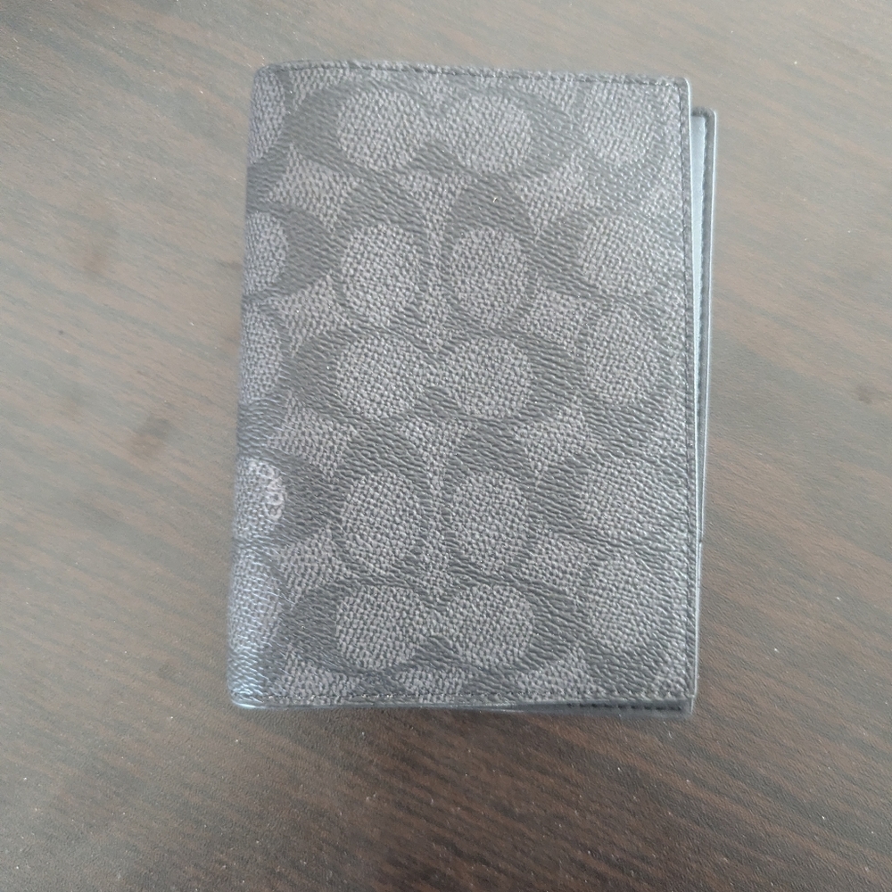 Coach Outlet Men's Passport Card Case In Signature Canvas - Picture 3 of 4